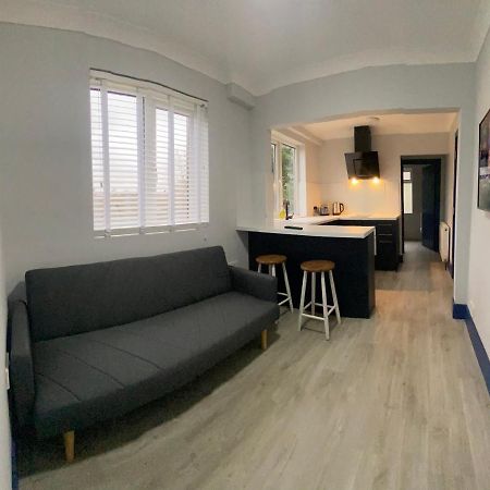 Harewood Lodge - Single And Double Rooms Self Serve Apartment كينغز لين المظهر الخارجي الصورة