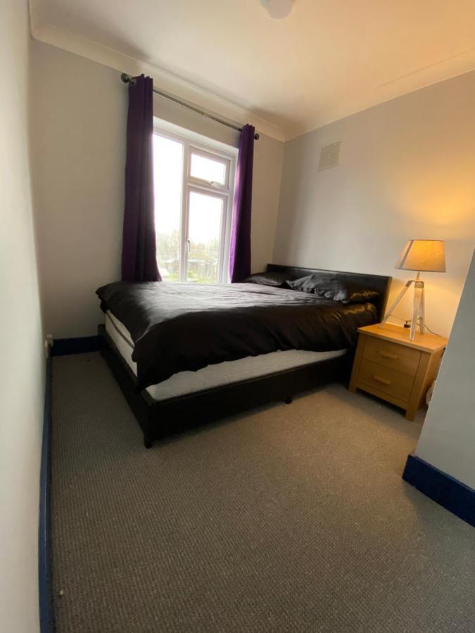 Harewood Lodge - Single And Double Rooms Self Serve Apartment كينغز لين المظهر الخارجي الصورة