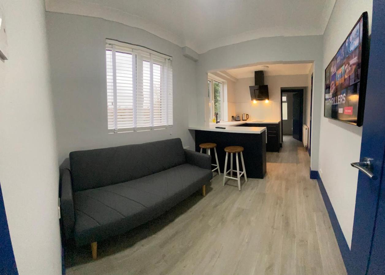 Harewood Lodge - Single And Double Rooms Self Serve Apartment كينغز لين المظهر الخارجي الصورة